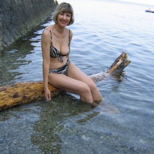 Nina, 47 ans Nina - rencontre-Cougar-Beauvais