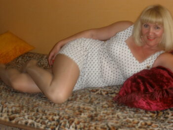 Challans: Tendre chatte en feu recherche étalon insatiable rencontre-Cougar-Challans