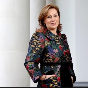 Une soirée française Élodie - rencontre-Cougar-Orléans