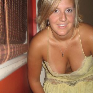 Emma - rencontre-MILF-Issy-les-Moulineaux