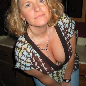 Chaude, directe, disponible Elodie - rencontre-Milf-Angers