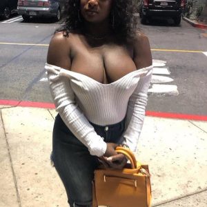 Plus niaise que moi, tu meurs Malika - rencontre-Milf-Clermont-Ferrand